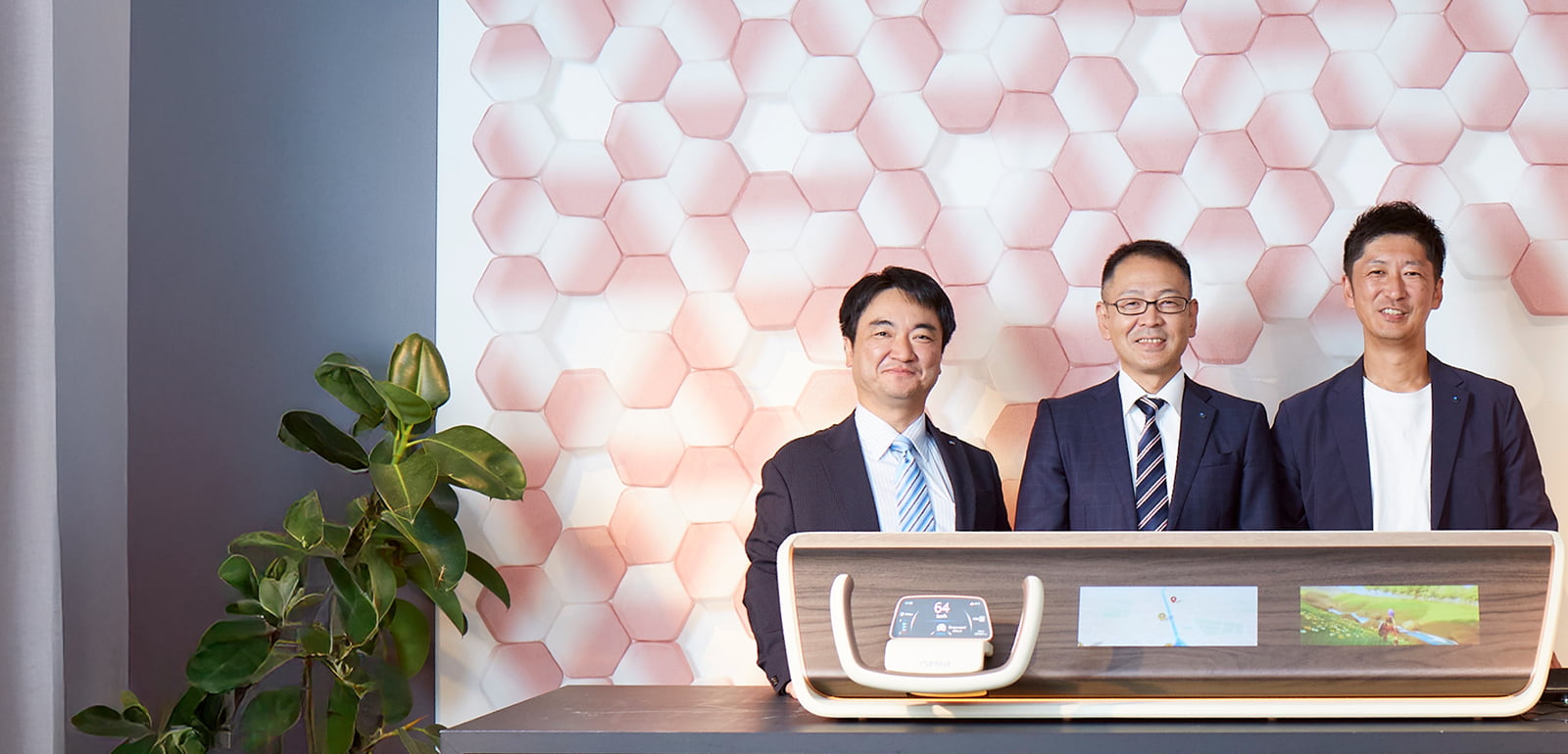 写真：船橋 直人・武田 忠・大久保 恵介