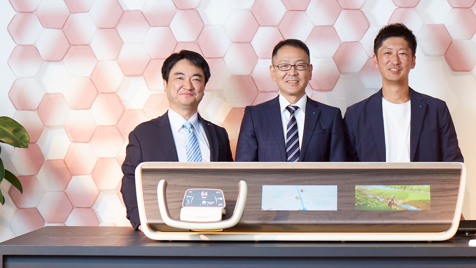 あらゆるものがスクリーンになる。シームレスな映像表現をデジタル木材「ダブルビュー®︎」で実現する。