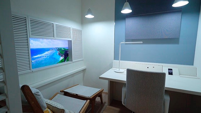 三井不動産のオフィスワーカー向け共用施設「+C」に設置された空間演出ソリューション「Your Space™」