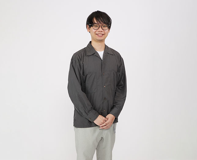 インタビューに応じた男性社員