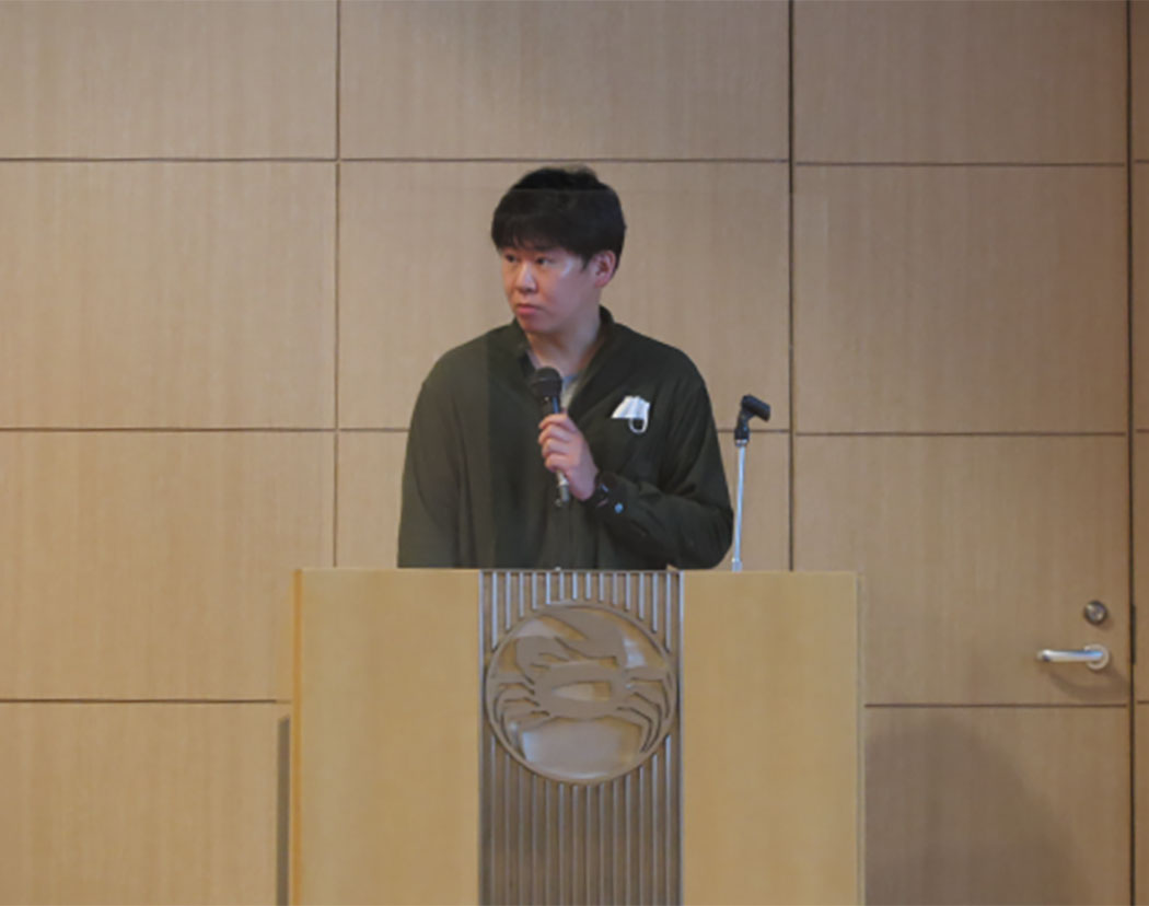 インタビューに応じた男性社員