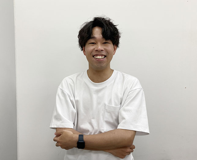 インタビューに応じた男性社員