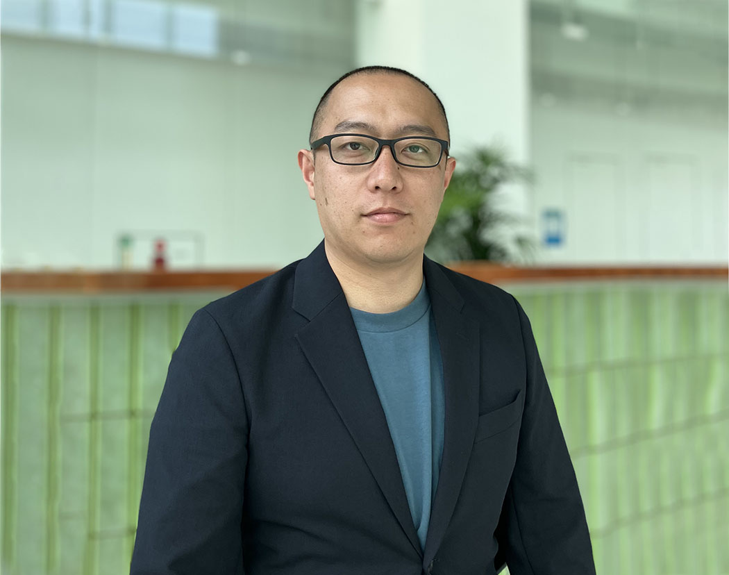 インタビューに応じた男性社員