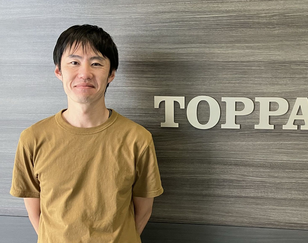 インタビューに応じた男性社員