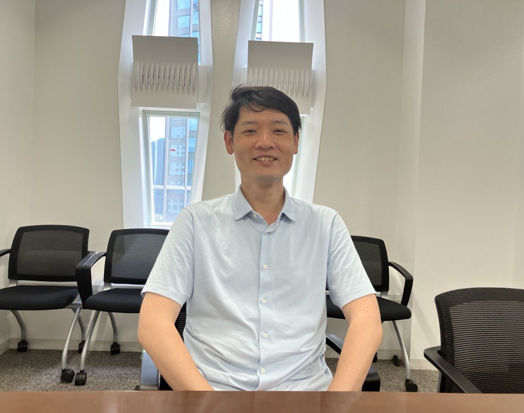 インタビューに応じた男性社員