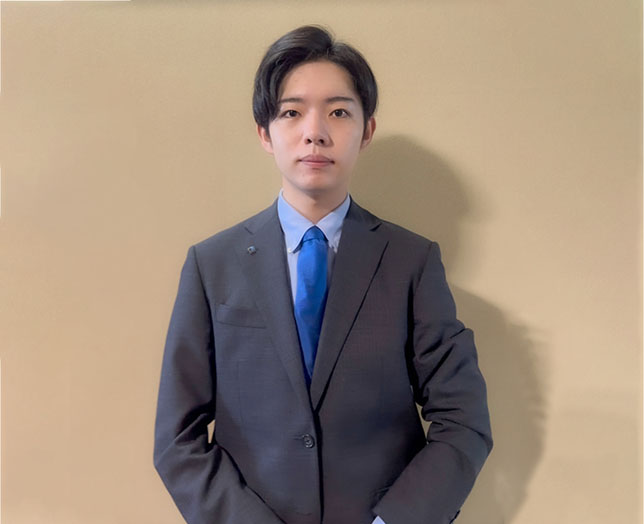 インタビューに応じた男性社員