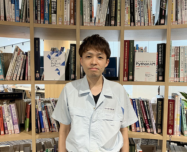 インタビューに応じた男性社員