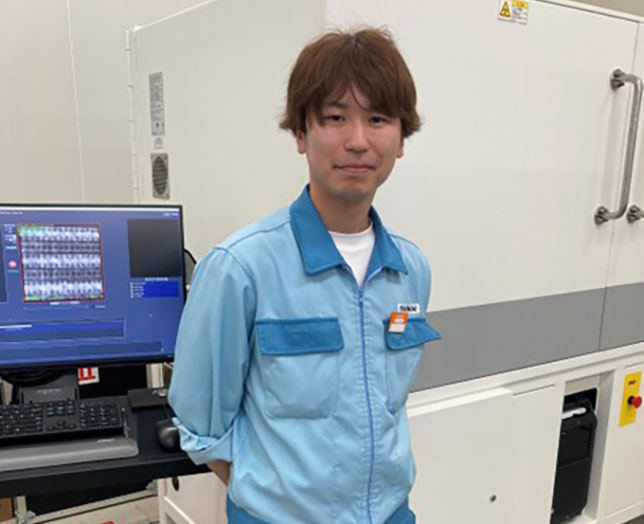 インタビューに応じた男性社員