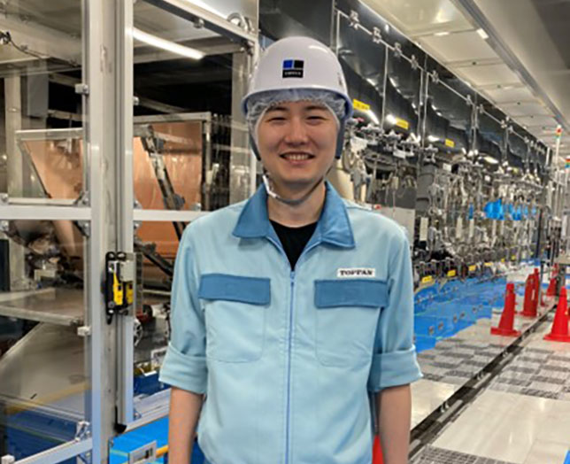 インタビューに応じた男性社員