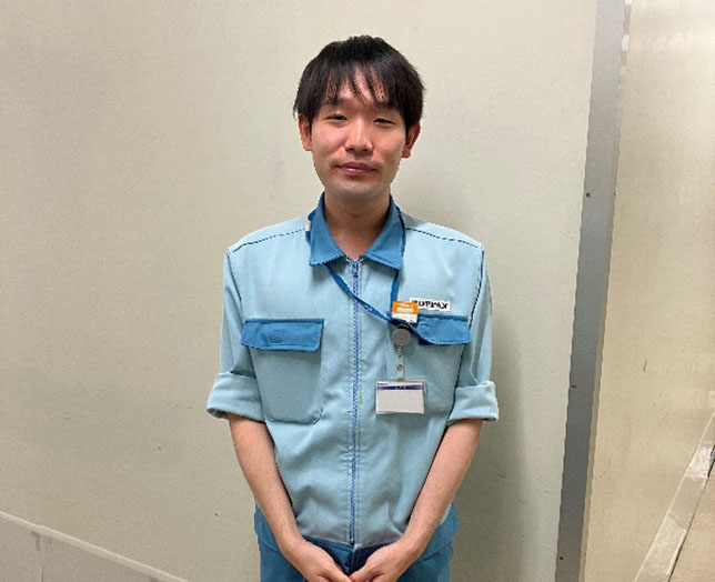 インタビューに応じた男性社員