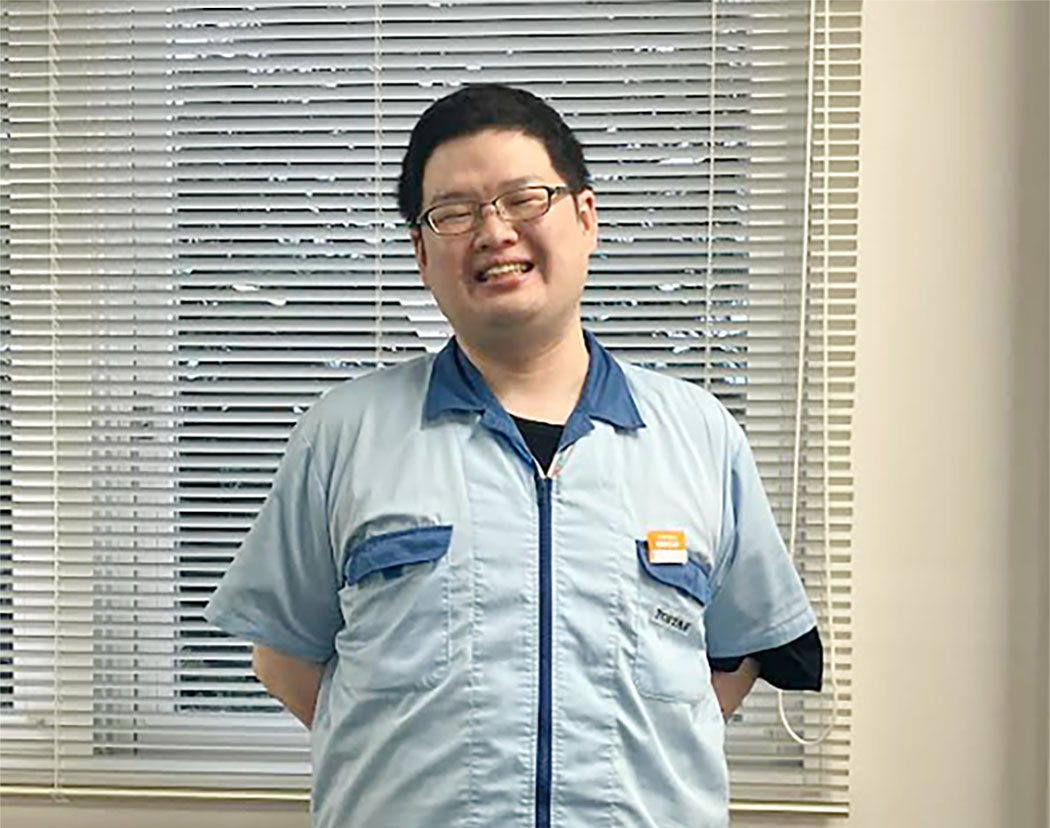 インタビューに応じた男性社員