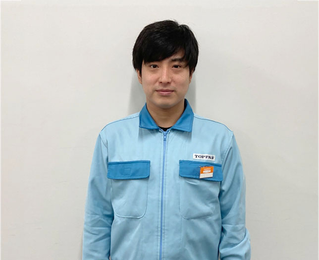 インタビューに応じた男性社員